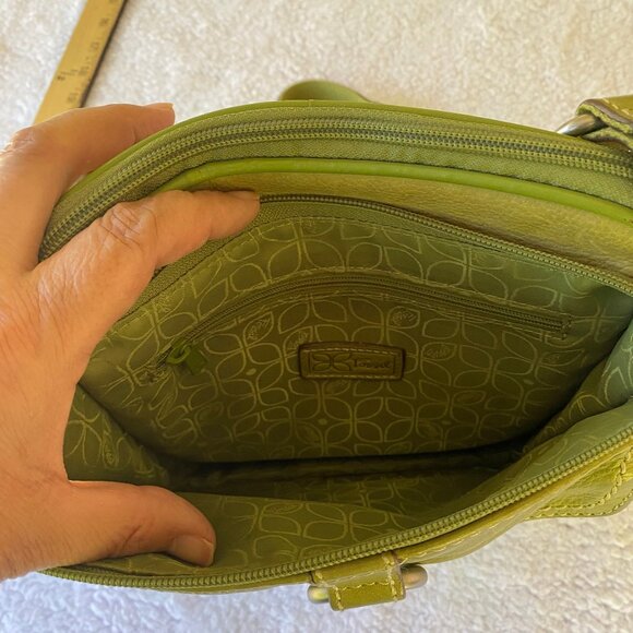 Beautiful Moss Green Leather Fossil Cross Body Bag with Lots of Organization - Picture 12 of 15
